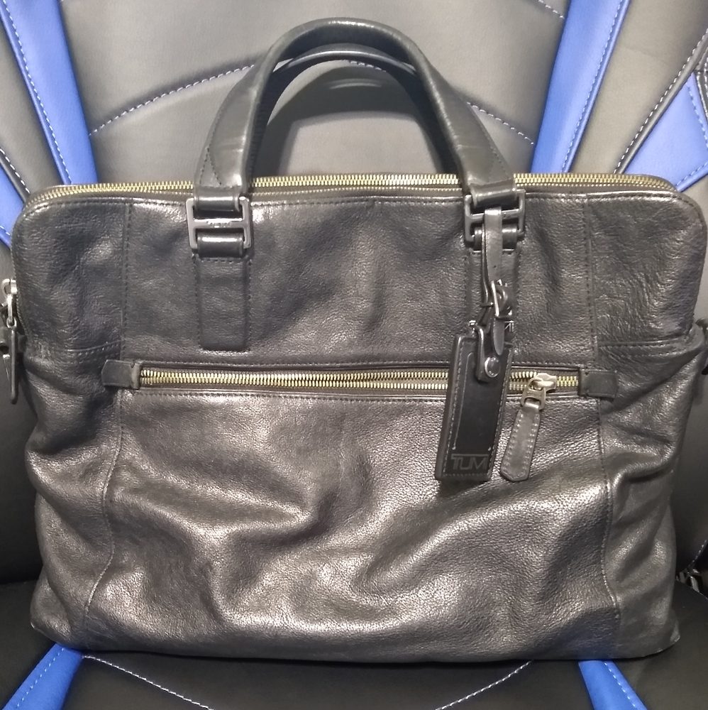 Tumi Beacon Hill Branch Slim 68516D Bag